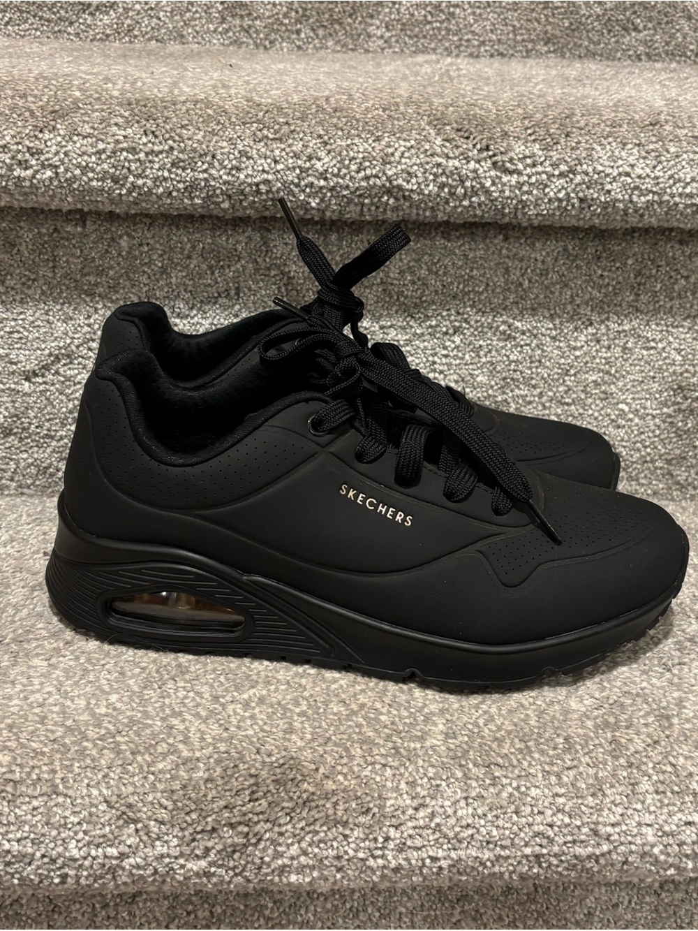 Skechers Women’s Black Air-Cushion Lace-Up Sneakers Sz 7